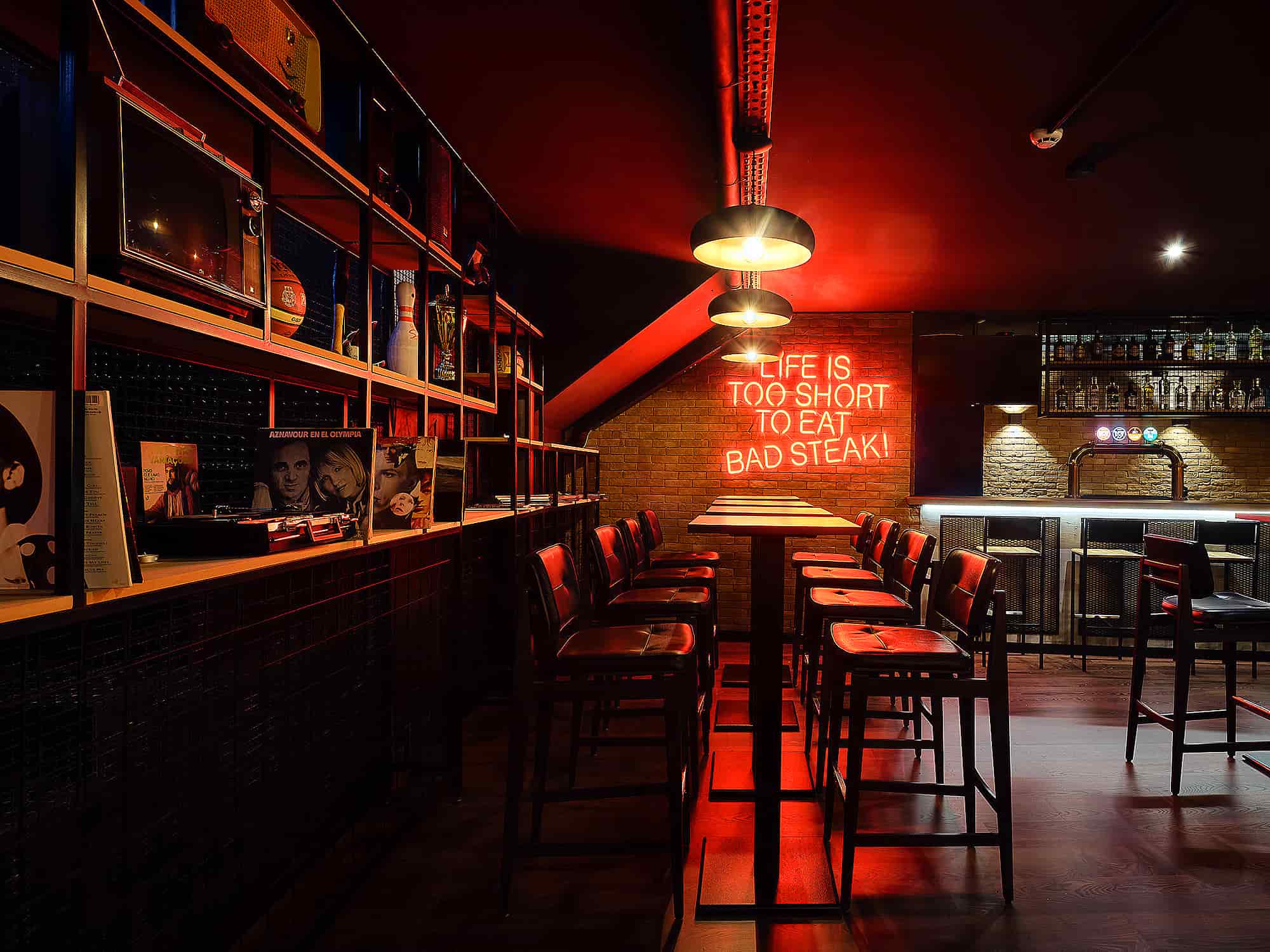 Ambiente CAVE 3- CORTE STEAKHOUSE